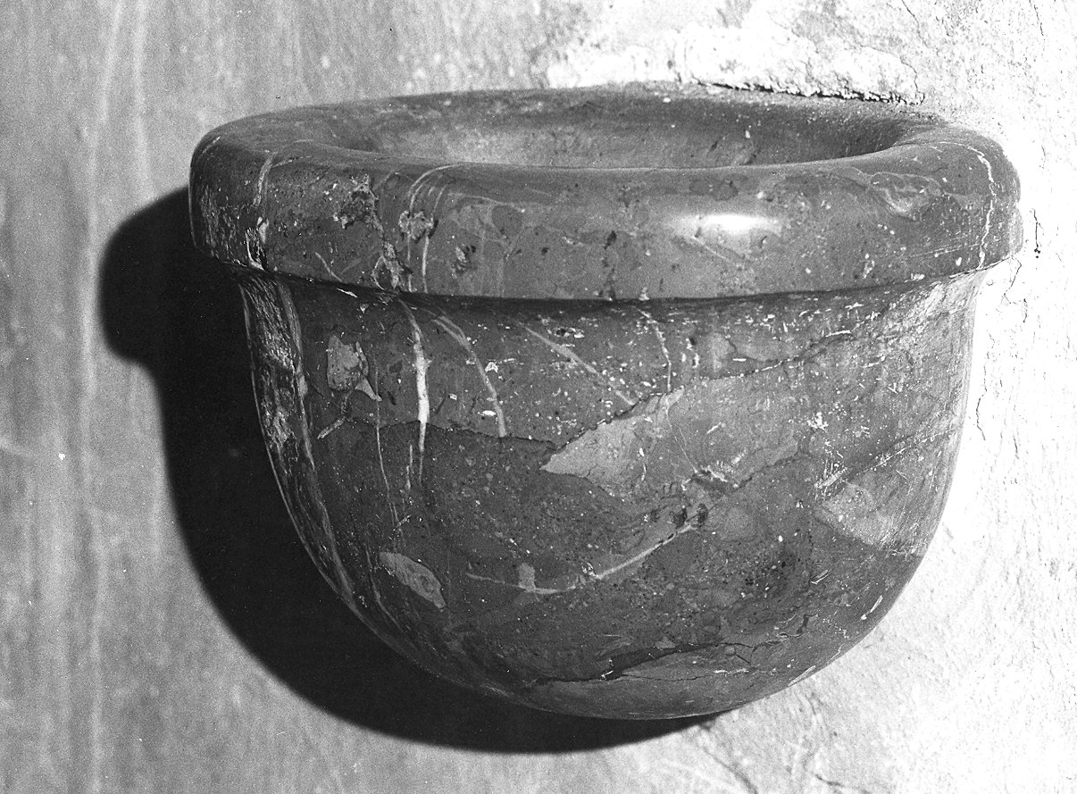 acquasantiera da parete - ambito parmense (sec. XIX)