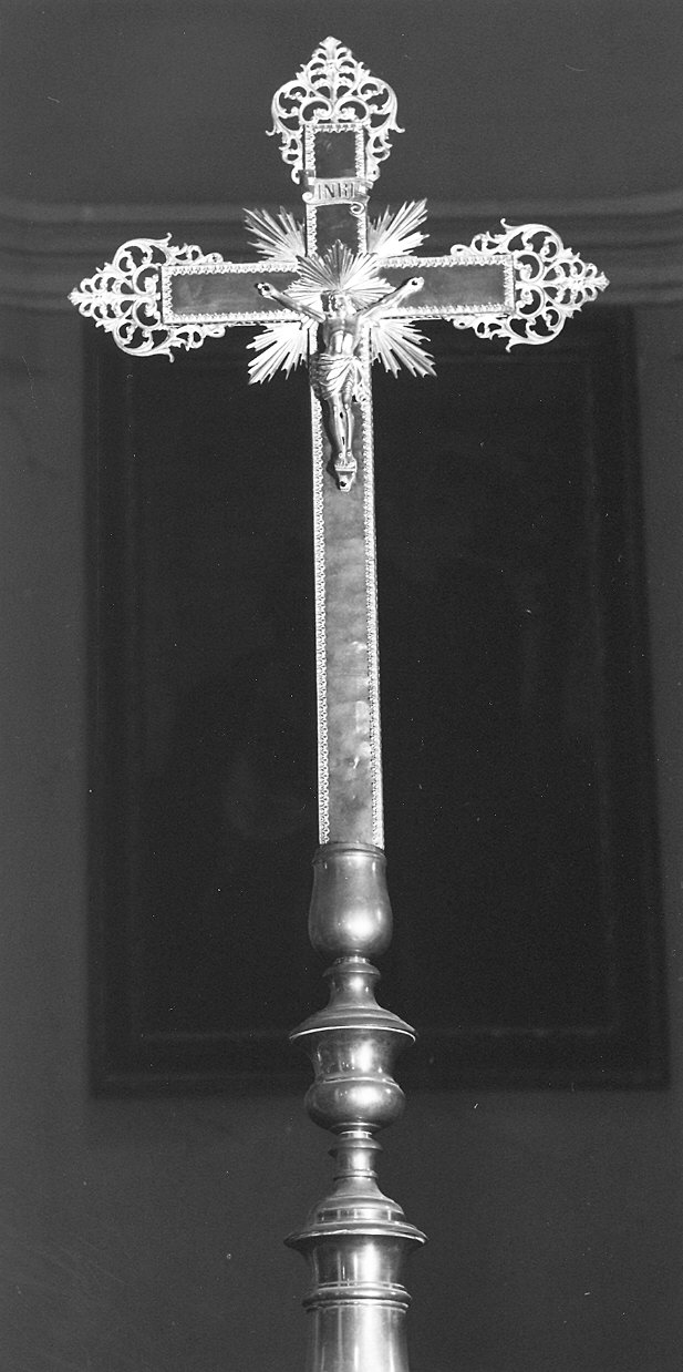 croce d'altare - produzione Italia settentrionale (prima metà sec. XX)