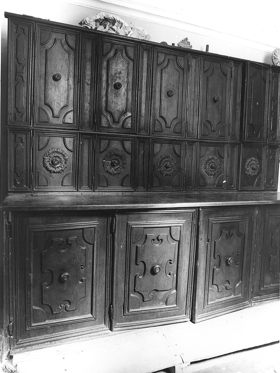 armadio da sacrestia - ambito parmense (fine/inizio secc. XVII/ XVIII)