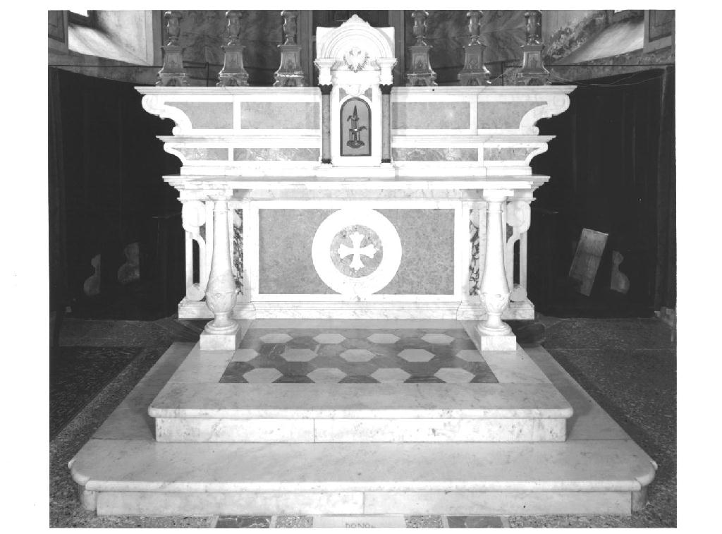 altare maggiore - ambito carrarese (sec. XX)