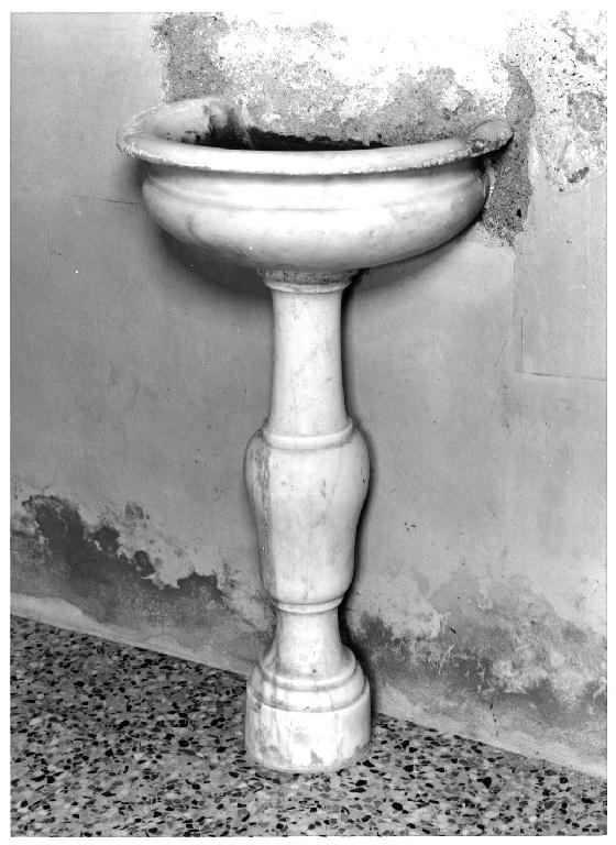 acquasantiera - ambito carrarese (sec. XIX)