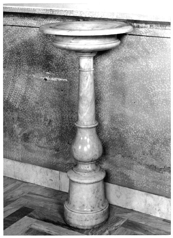 acquasantiera - ambito carrarese (sec. XX)