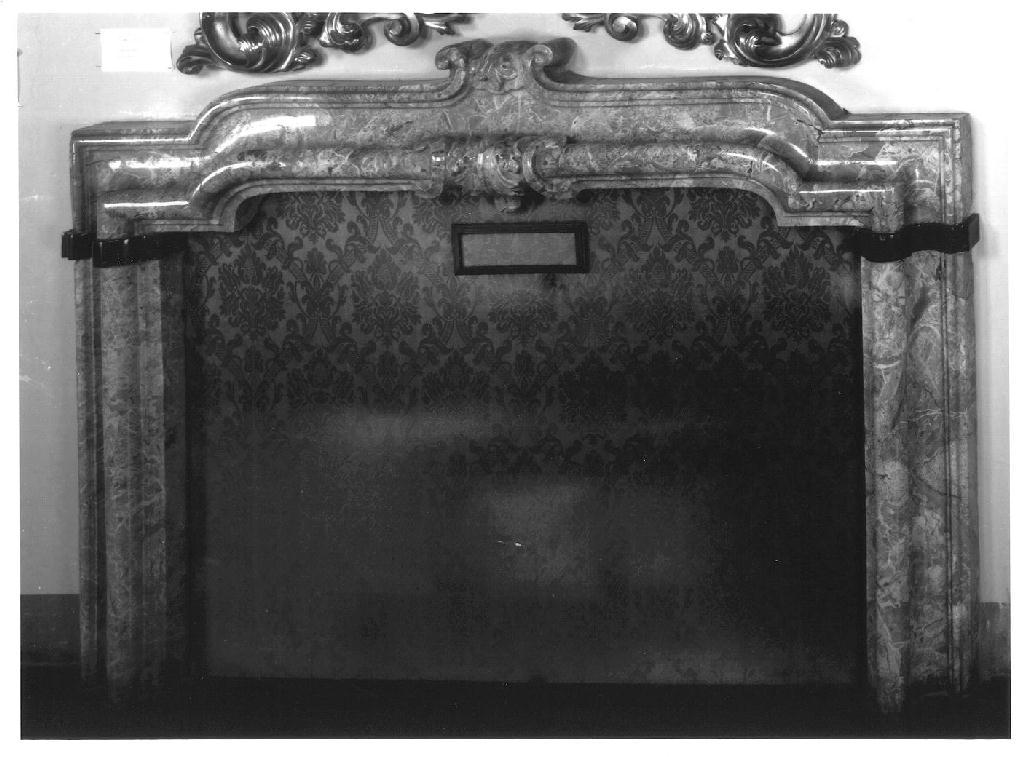 mostra di camino, opera isolata - ambito parmense (prima metà sec. XVII)