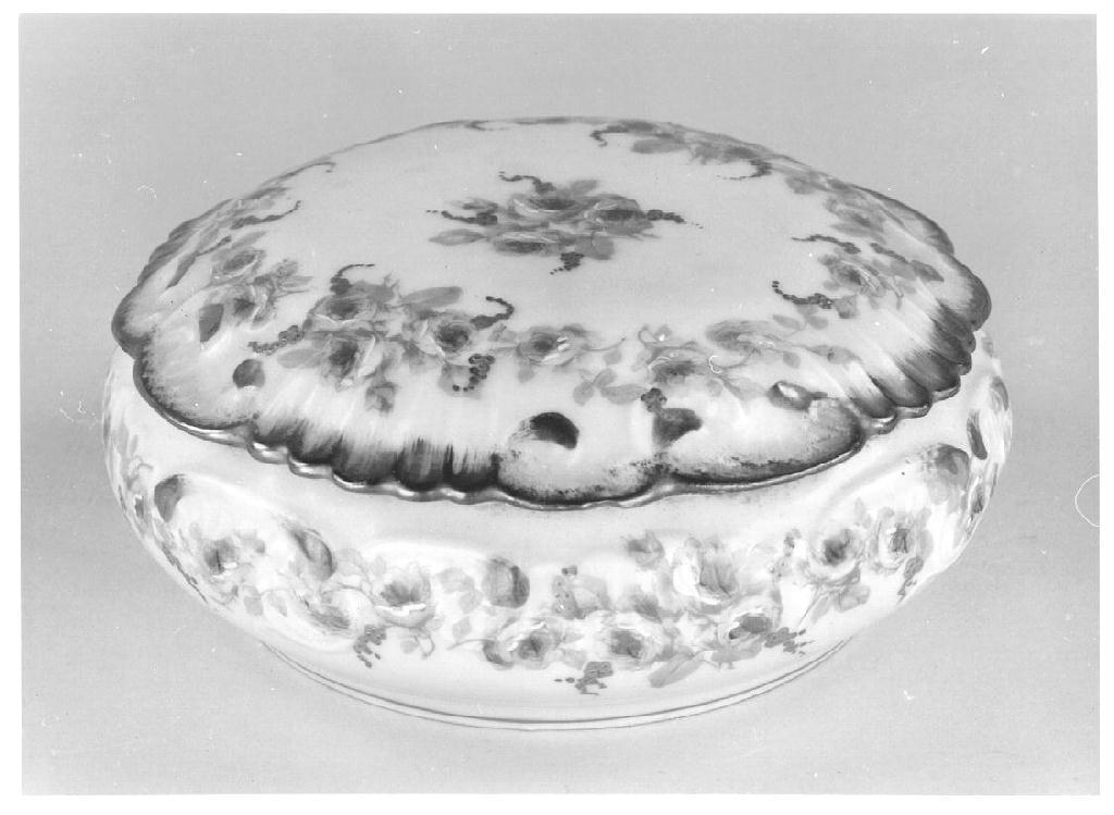 scatola, opera isolata - manifattura di Limoges (prima metà sec. XX)