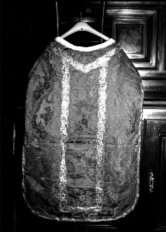 paramento liturgico - in terzo, insieme - manifattura parmense (terzo quarto sec. XVIII)