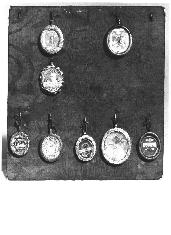 reliquiario a capsula - a medaglione, serie - ambito parmense (secc. XVIII/ XIX)