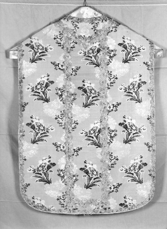 paramento liturgico - manifattura francese-italiana (terzo quarto sec. XVIII)