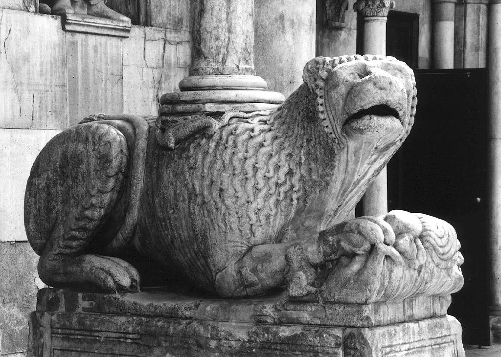 leone stiloforo (scultura, serie) di Maestro dei Profeti (bottega) (secc. XII/ XIII)
