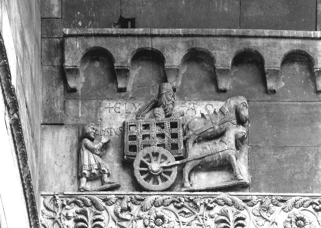 Elia sale al cielo sul carro di fuoco (rilievo) di Antelami Benedetto (bottega) (secc. XII/ XIII)