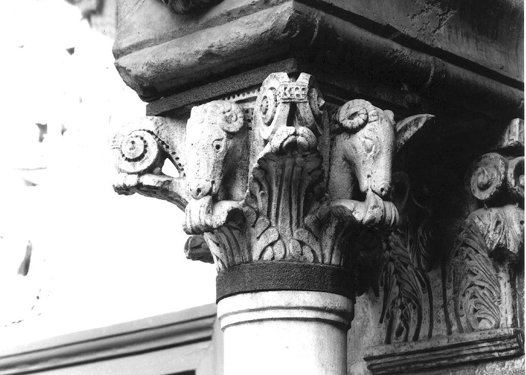 capitello - ambito emiliano (sec. XII)