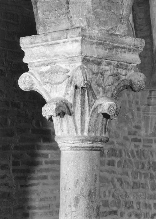 capitello di Antelami Benedetto (bottega) (sec. XIII)