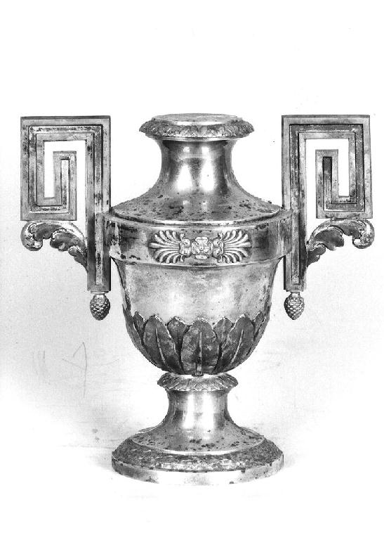vaso d'altare per composizione floreale, serie di Vernazzi Luigi (sec. XIX)