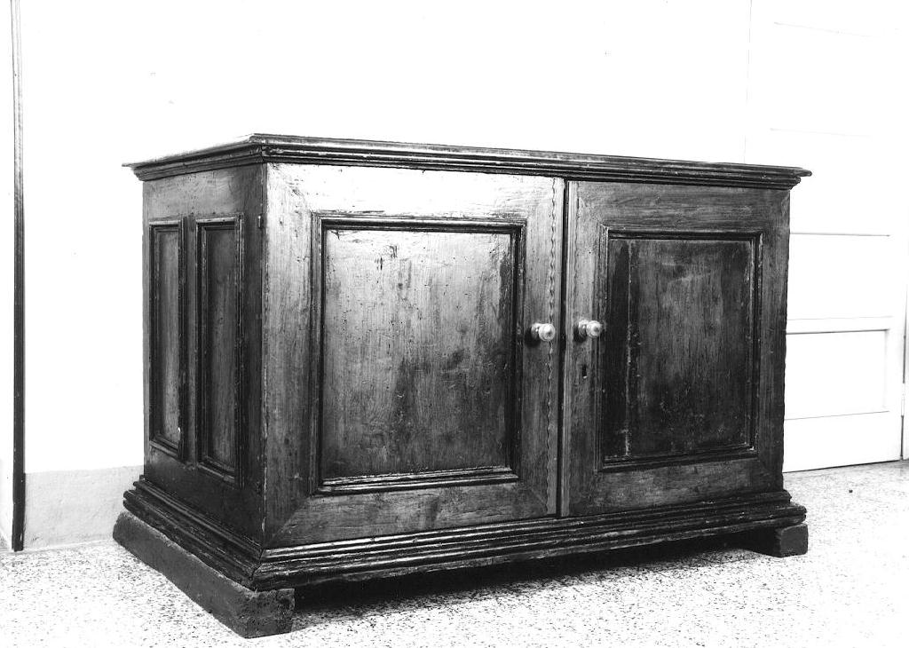 armadio da sacrestia - ambito parmense (primo quarto sec. XVIII)