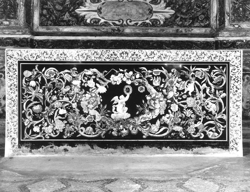 motivi decorativi vegetali con putto (paliotto) di Marelli Marco (sec. XVIII)