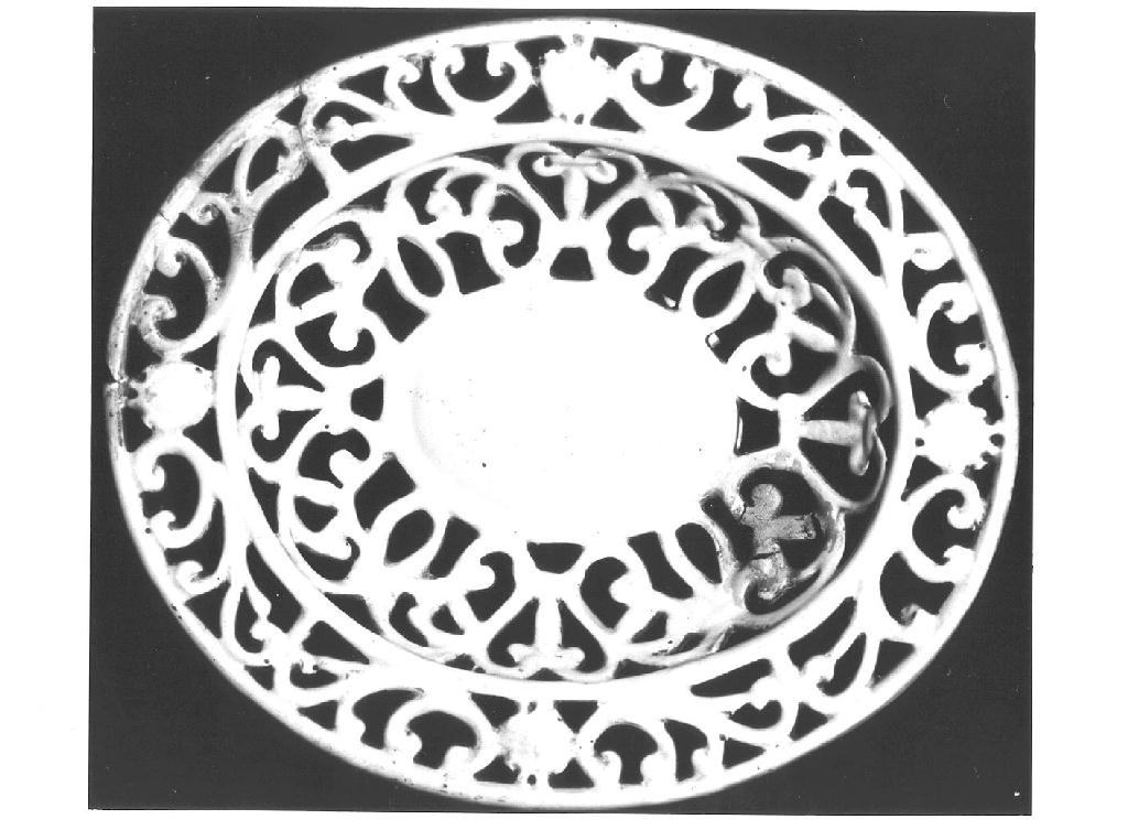 piatto - manifattura parmense (seconda metà sec. XVIII)