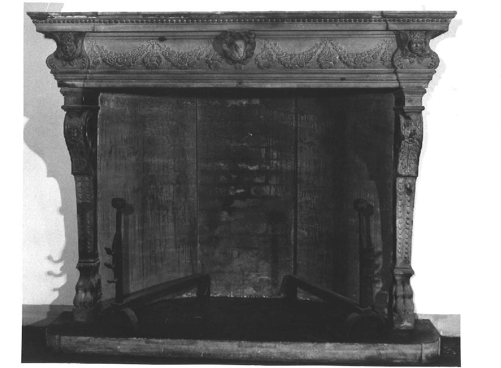 mostra di camino, opera isolata - ambito veneto (metà sec. XVI)