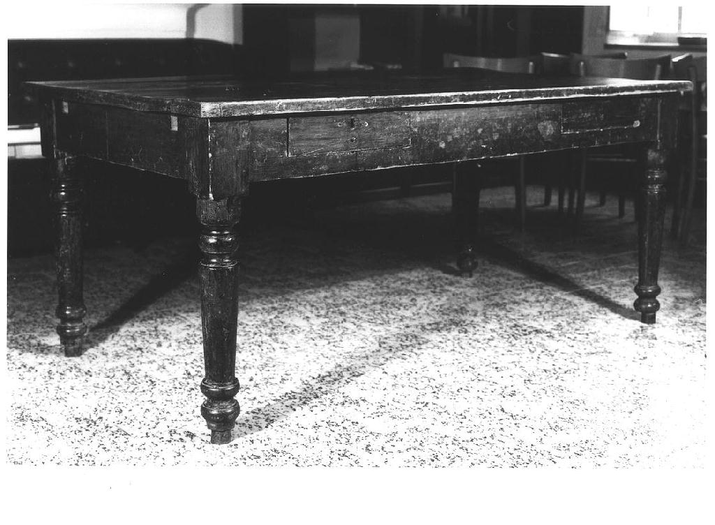 tavolo - ambito parmense (inizio sec. XX)