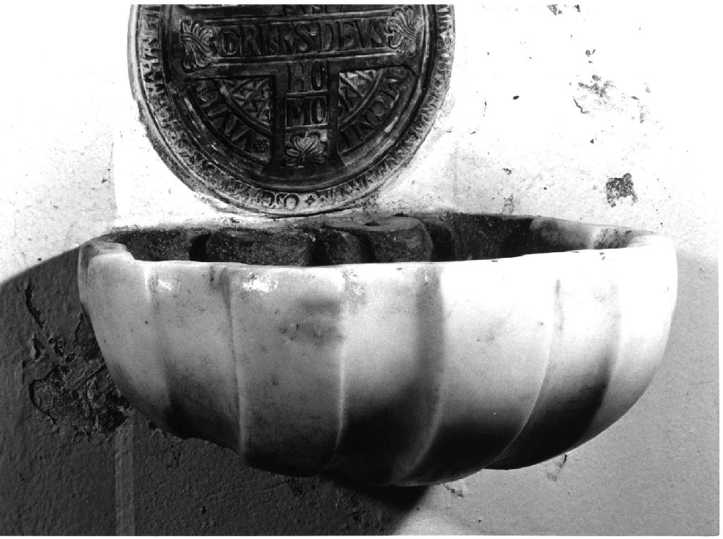 acquasantiera - a conchiglia - ambito parmense (sec. XVIII)