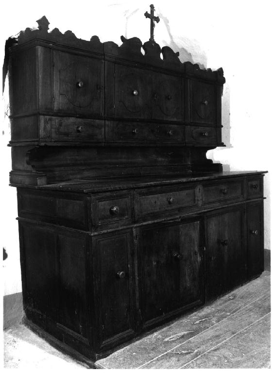 armadio da sacrestia - ambito parmense (prima metà sec. XVIII)