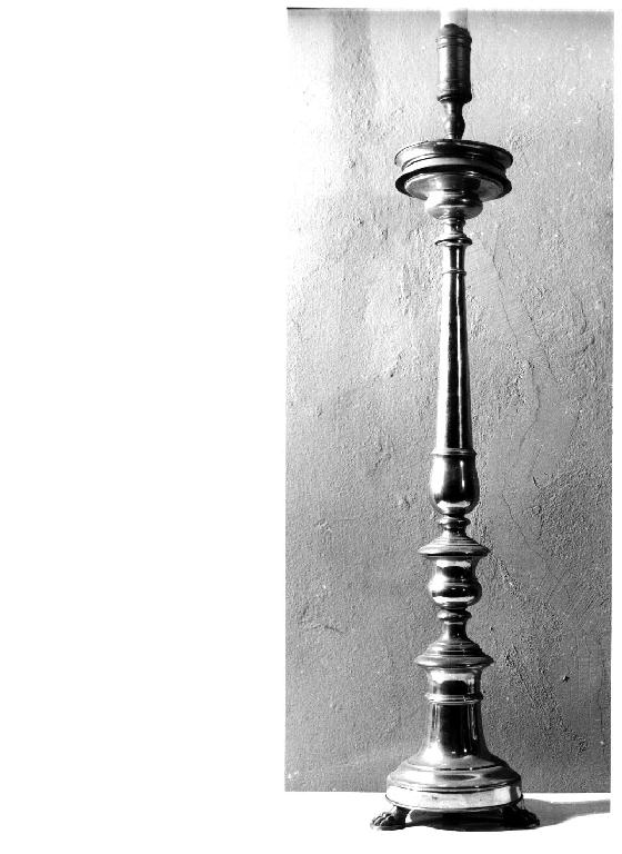 candeliere d'altare, serie - produzione Italia settentrionale (primo quarto sec. XX)