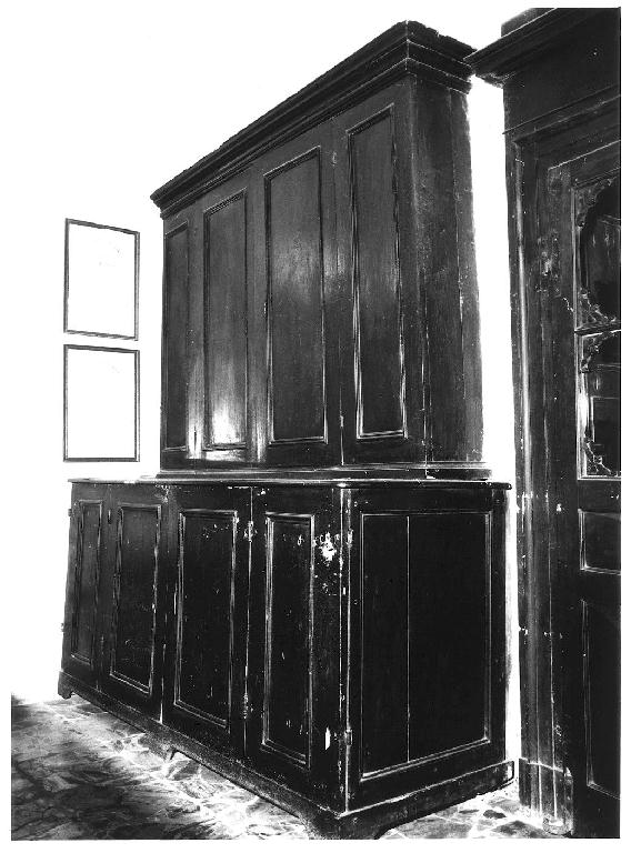 mobile da sacrestia con alzata, serie - ambito parmense (seconda metà sec. XVIII)