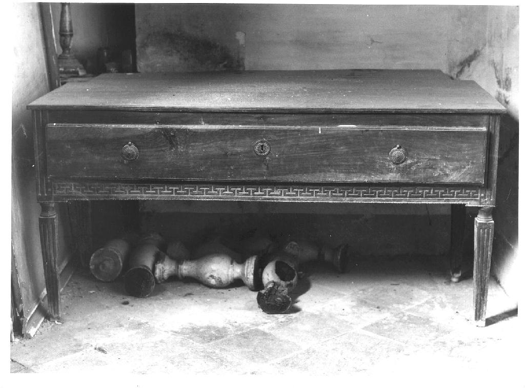 tavolo - ambito parmense (ultimo quarto sec. XVIII)