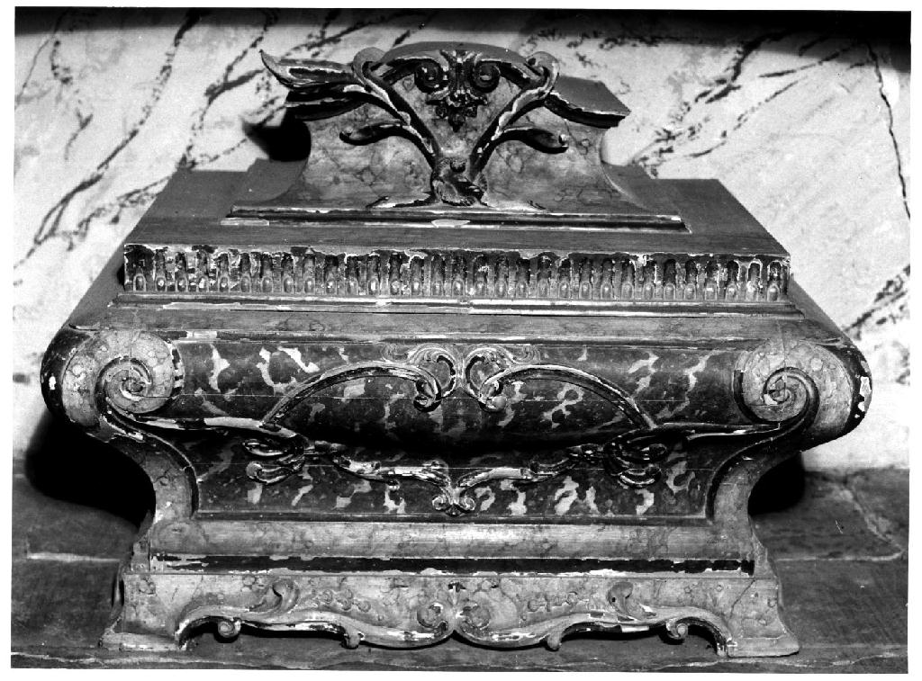 reliquiario a teca - a urna - ambito parmense (seconda metà sec. XIX)