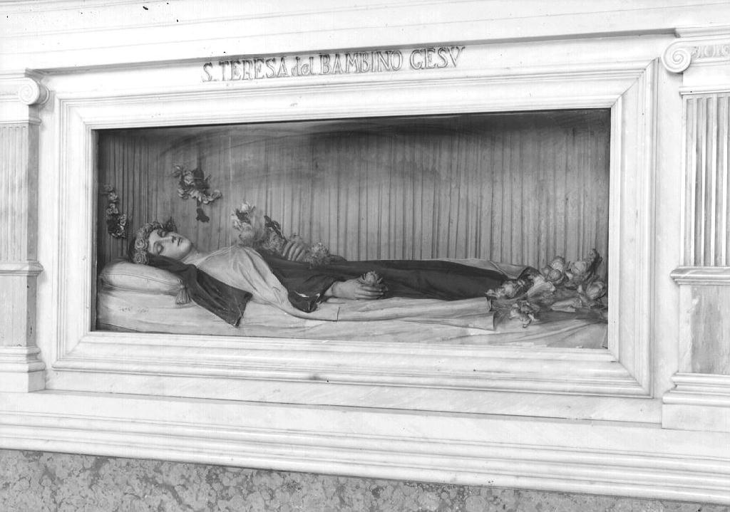 Santa Teresa del Bambin Gesù (statua) di Runggaldier Joseph (sec. XX)