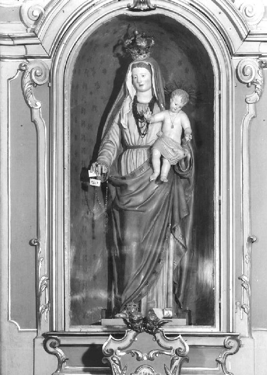 Madonna del rosario, Madonna con Bambino (statua) - produzione Italia settentrionale (prima metà sec. XX)