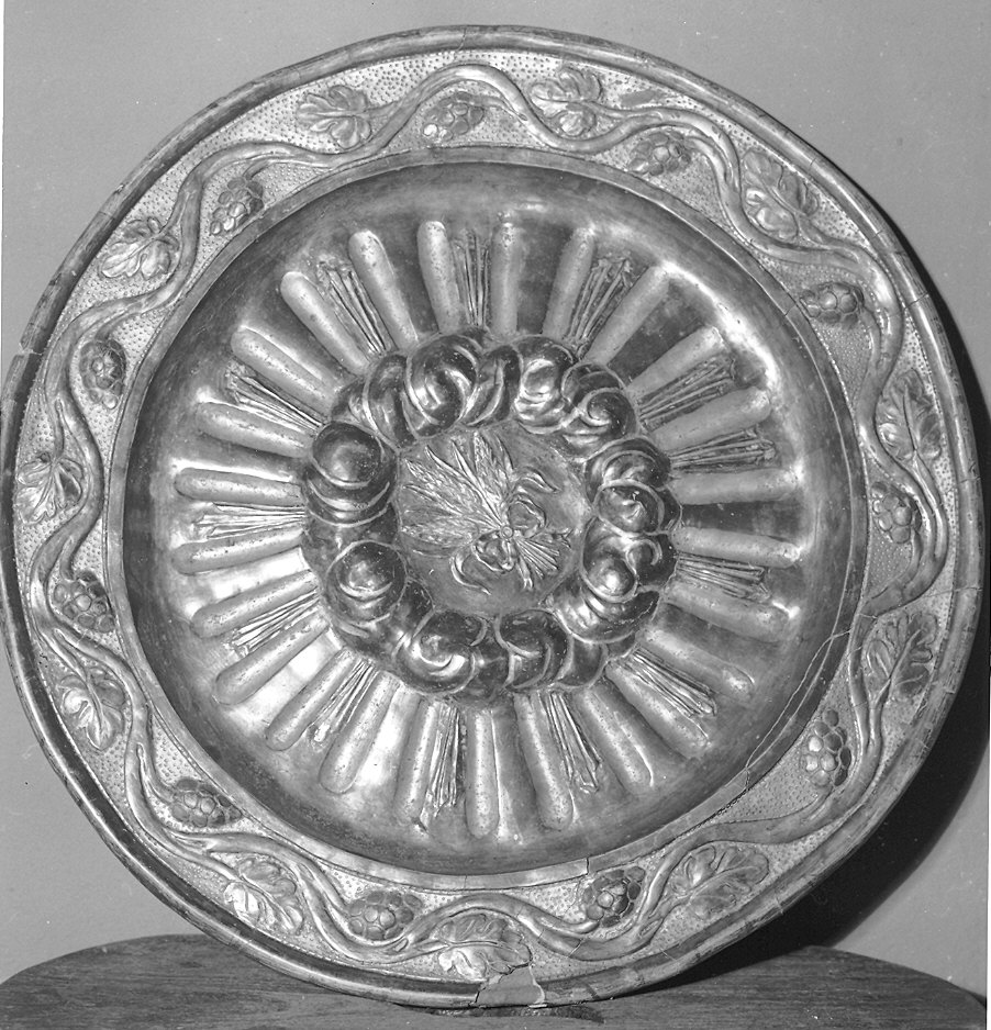 piatto per elemosine - ambito parmense (ultimo quarto sec. XVIII)