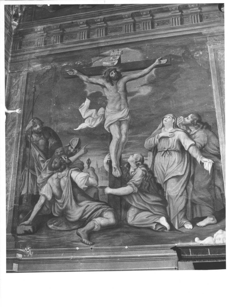 COPPIE DI ANGELI CON SIMBOLI DELLA PASSIONE CONTENUTE IN ARCHITETTURE (dipinto) - ambito parmense (sec. XVII)