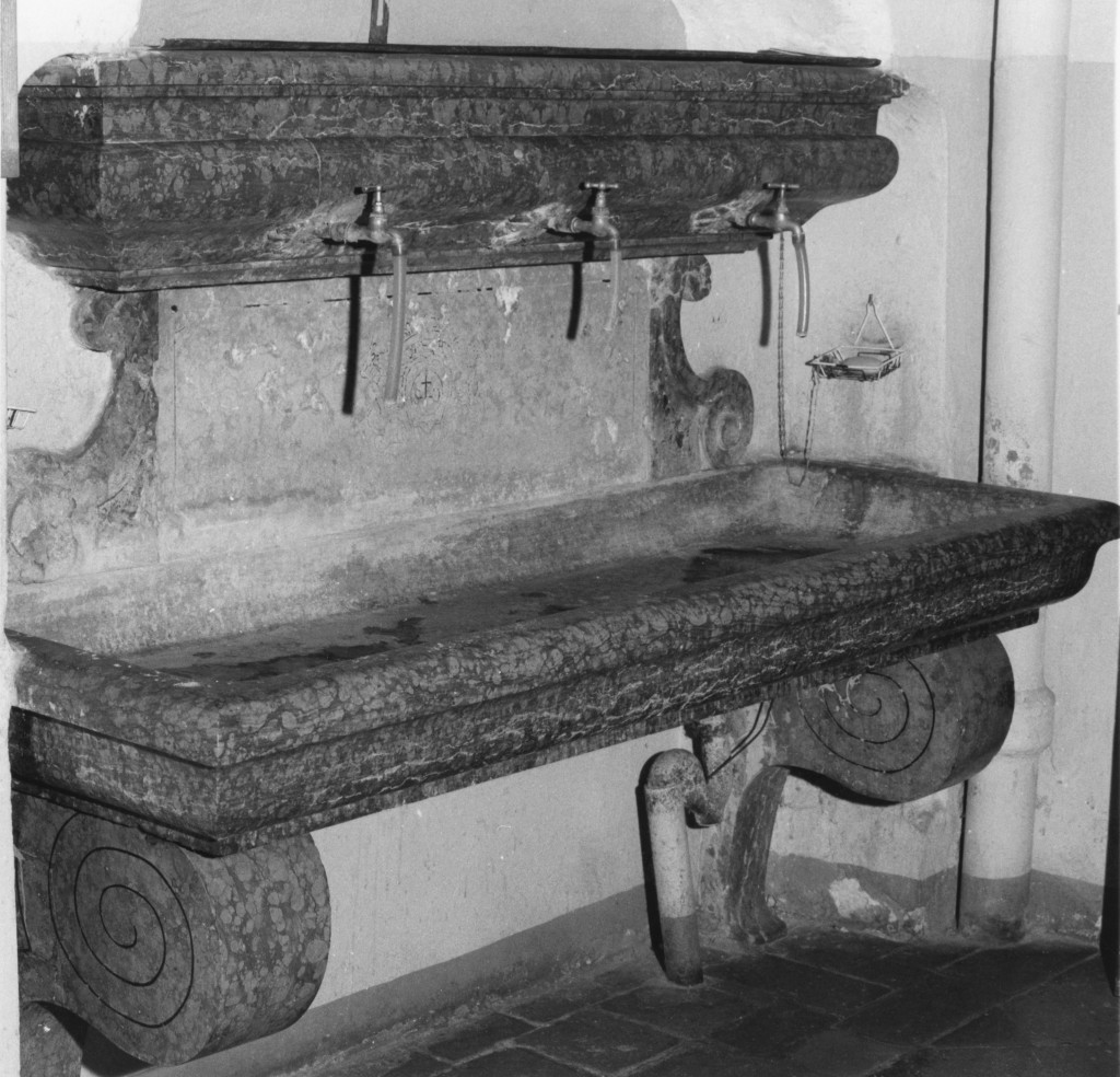 lavabo - produzione parmense (sec. XVIII)