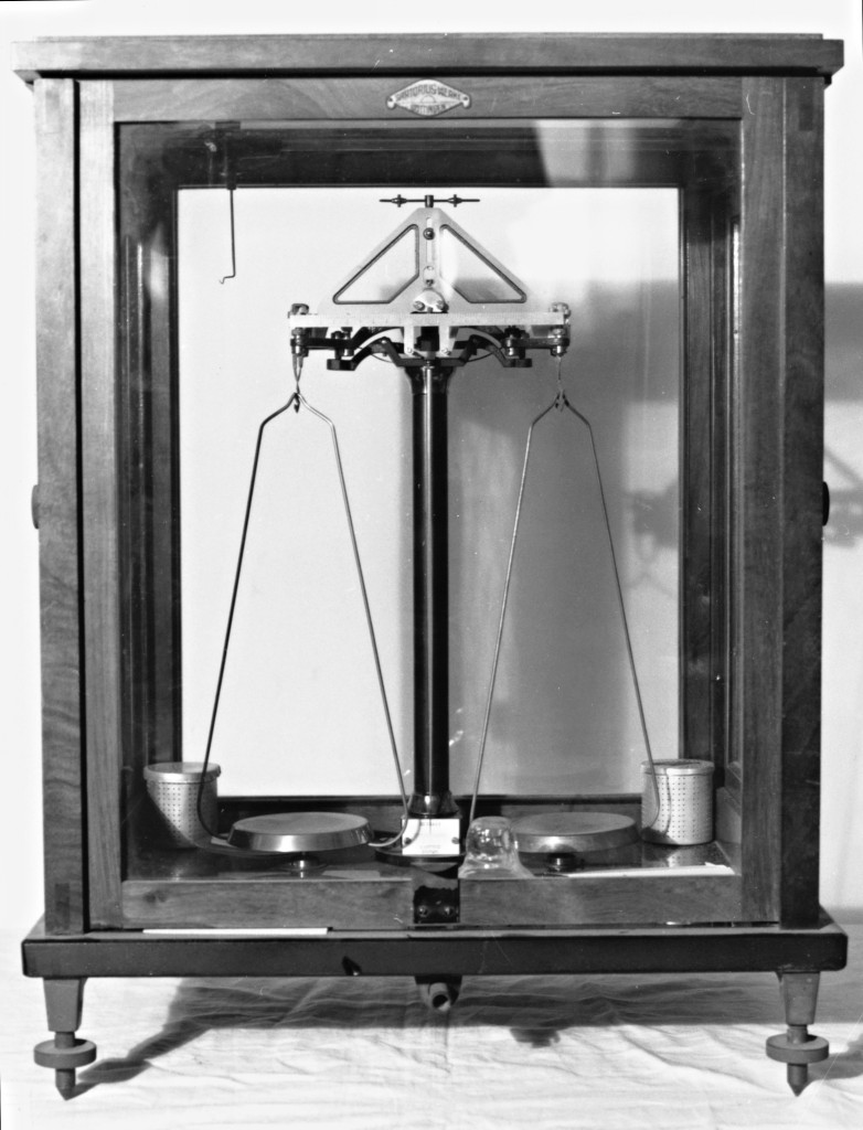 bilancia di precisione - ambito tedesco (secondo quarto sec. XX)