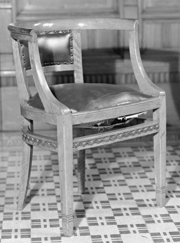 poltroncina, serie di Manifattura Spicciani (primo quarto sec. XX)