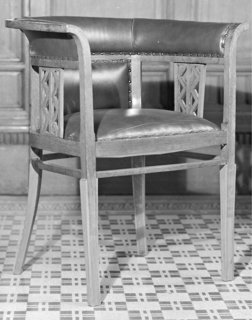 poltroncina, serie di Manifattura Spicciani (primo quarto sec. XX)