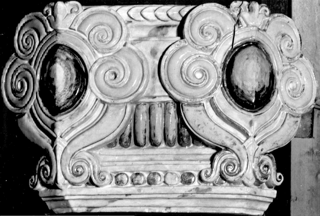 decorazione plastica - ditta fornaci Chini, Borgo San Lorenzo (Fi) (primo quarto sec. XX)