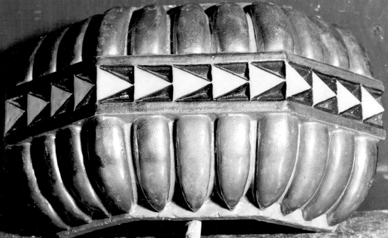 decorazione plastica - ditta fornaci Chini, Borgo San Lorenzo (Fi) (primo quarto sec. XX)