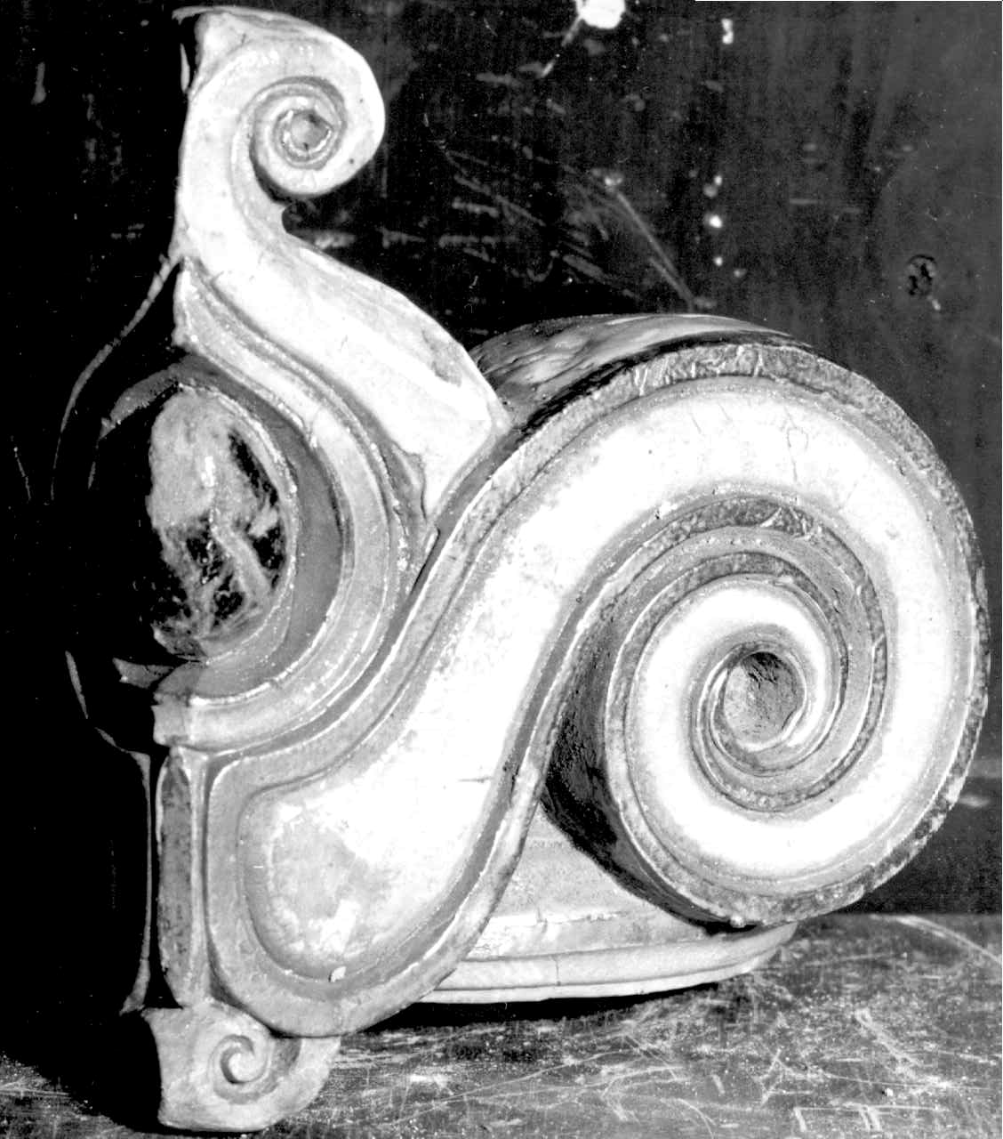 decorazione plastica - ditta fornaci Chini, Borgo San Lorenzo (Fi) (primo quarto sec. XX)