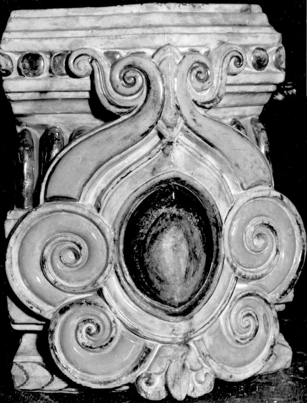 decorazione plastica - ditta fornaci Chini, Borgo San Lorenzo (Fi) (primo quarto sec. XX)