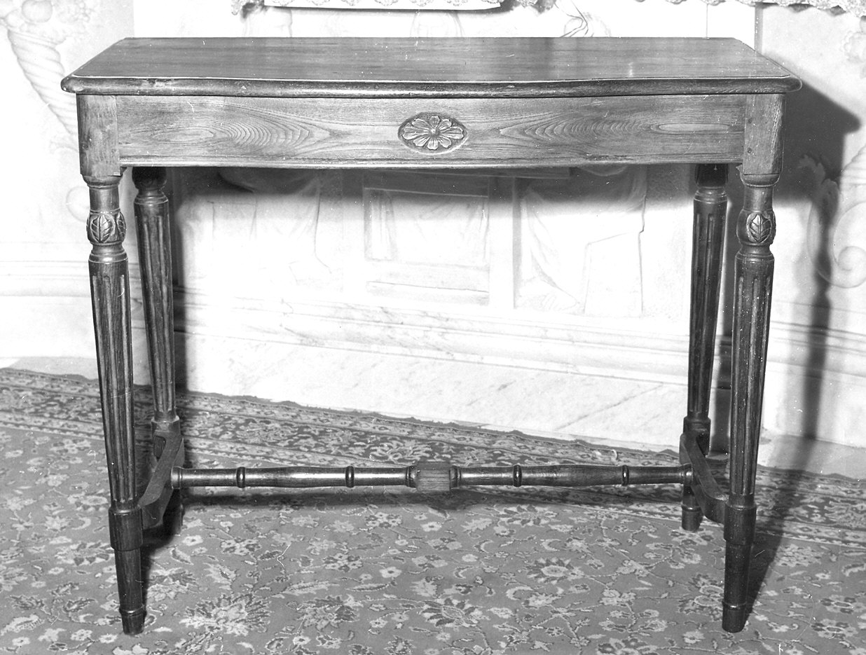 tavolino - ambito parmense (fine sec. XIX)