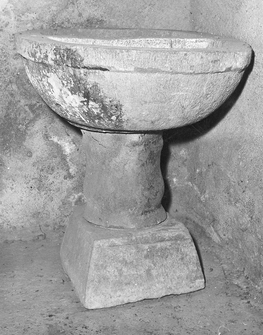 fonte battesimale - ambito parmense (sec. XVI)