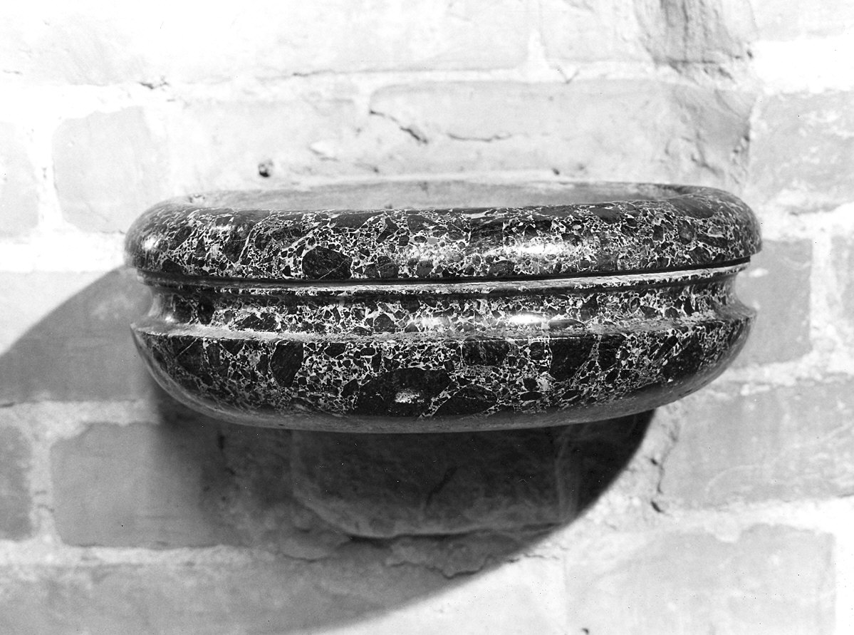 acquasantiera, coppia - ambito piacentino (sec. XVIII)