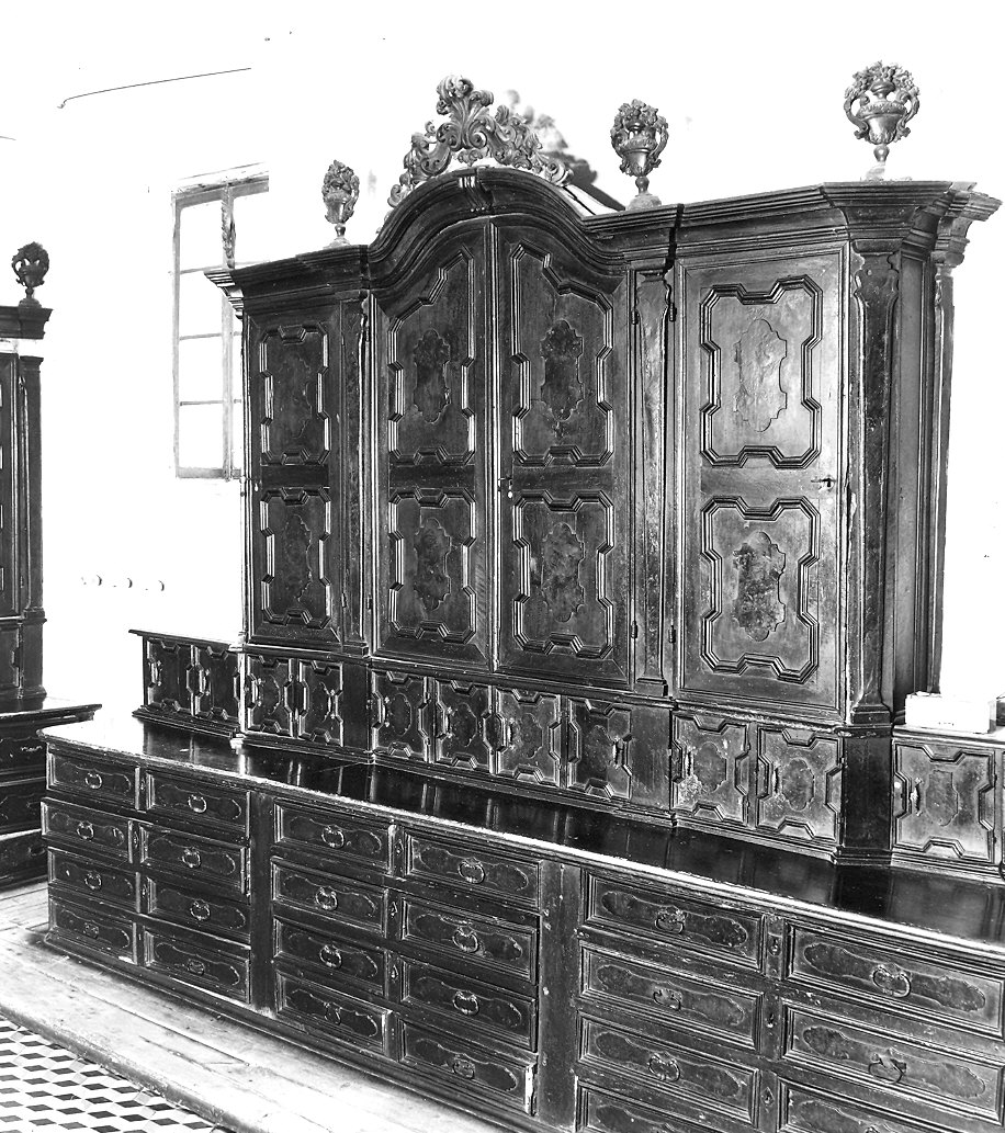 mobile da sacrestia - ambito piacentino (fine/inizio secc. XVII/ XVIII)