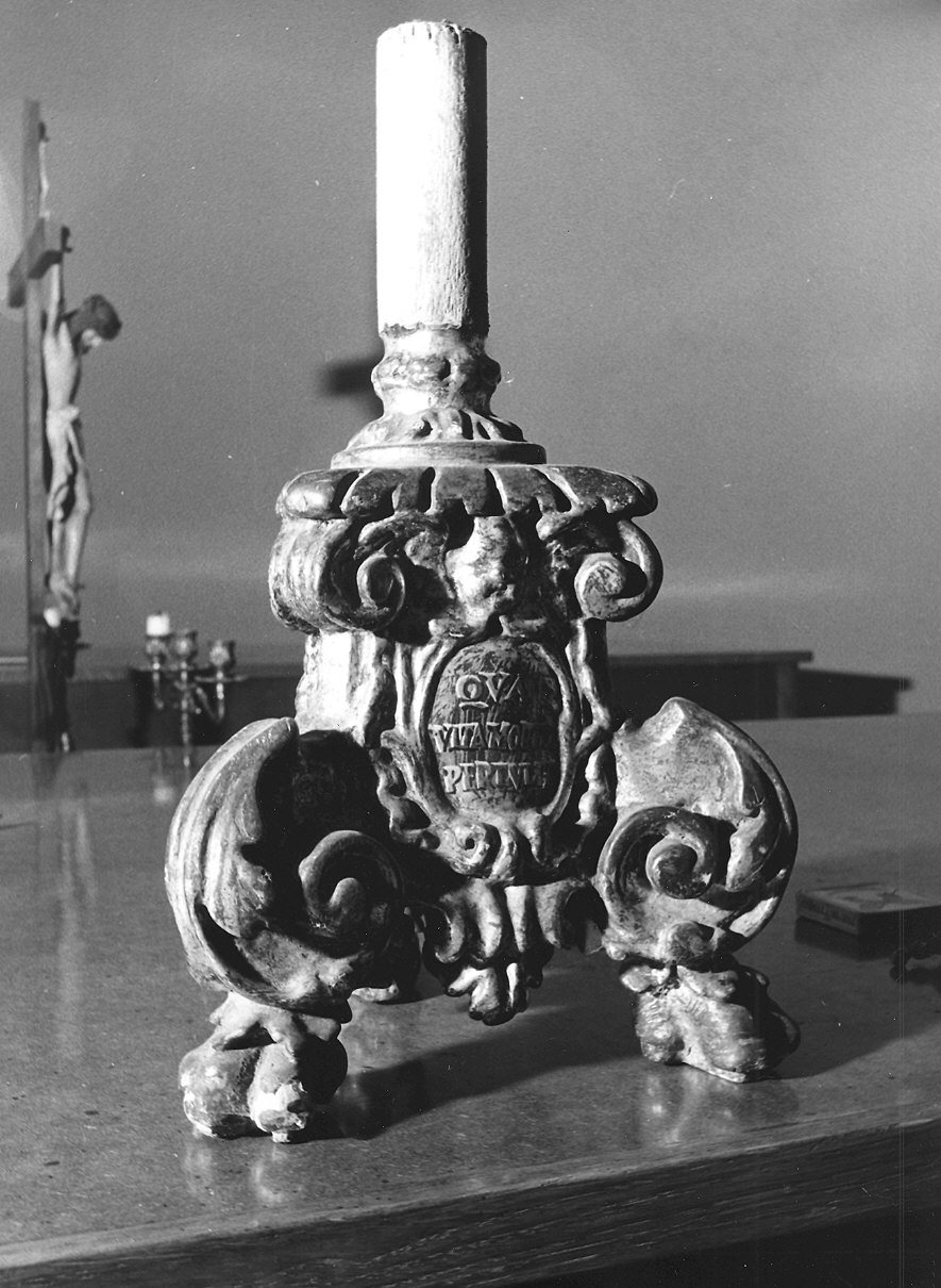 base per croce - ambito parmense (ultimo quarto sec. XVII)