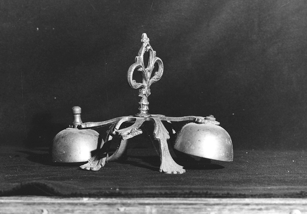 campanello d'altare multiplo - produzione Italia settentrionale (primo quarto sec. XX)