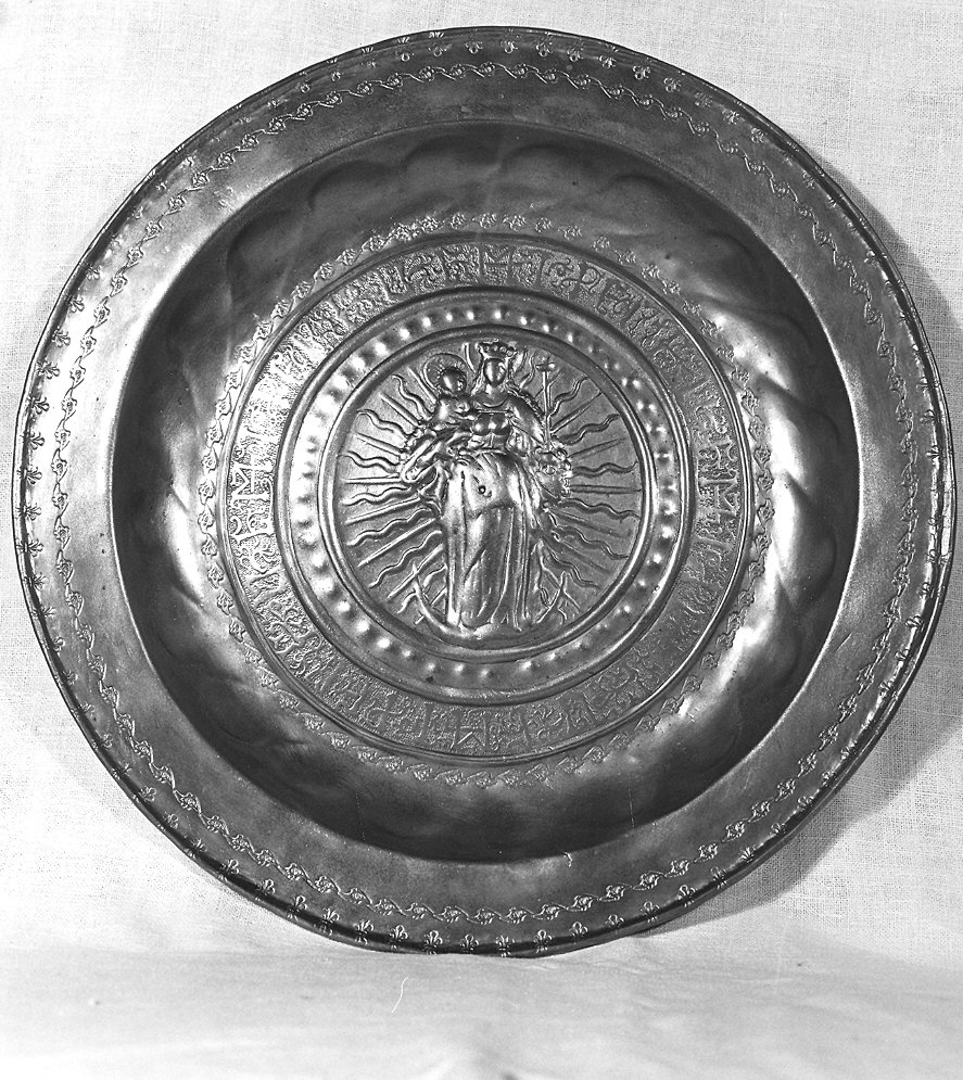 piatto per elemosine - manifattura tedesca (seconda metà sec. XVI)