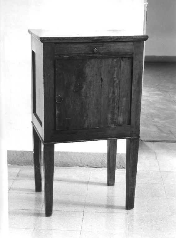 comodino - ambito emiliano (fine/inizio secc. XVIII/ XIX)