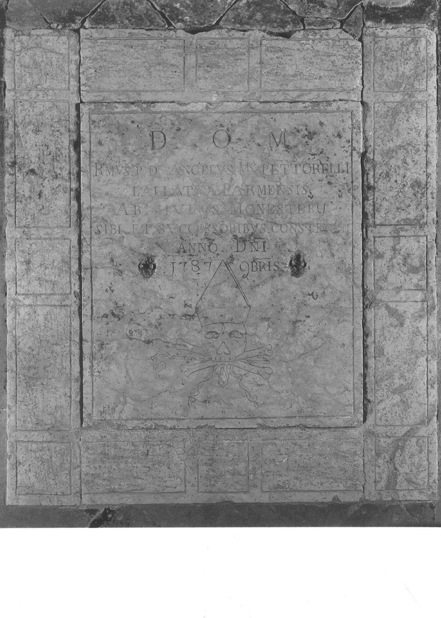 lapide tombale - ambito emiliano (sec. XVIII)