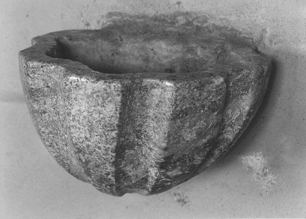 acquasantiera - ambito parmense-piacentino (sec. XVIII)