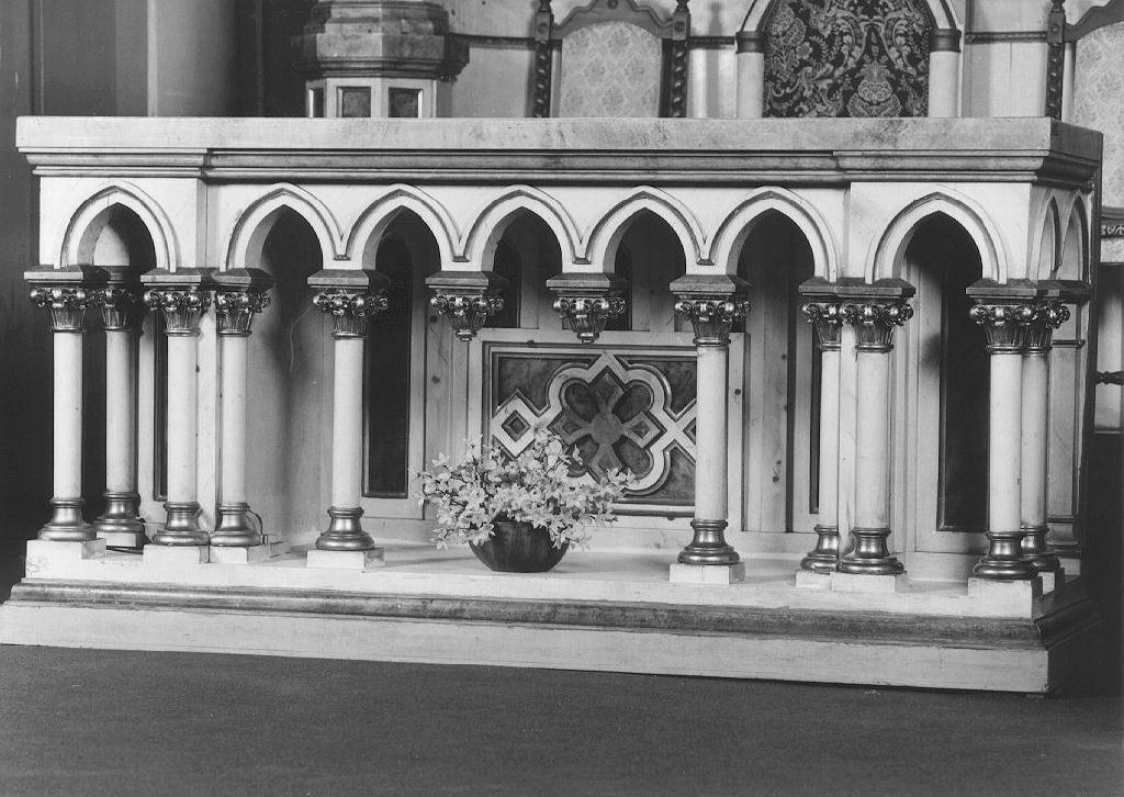 mensa d'altare di Uccelli - ditta Insam e Prinoth (sec. XX)